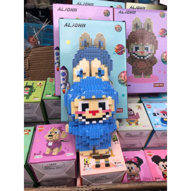 เลโก้ ลาบูบู้ Labubu ตัวใหญ่ ชิ้นส่วนประมาณ 1599 ชิ้น
